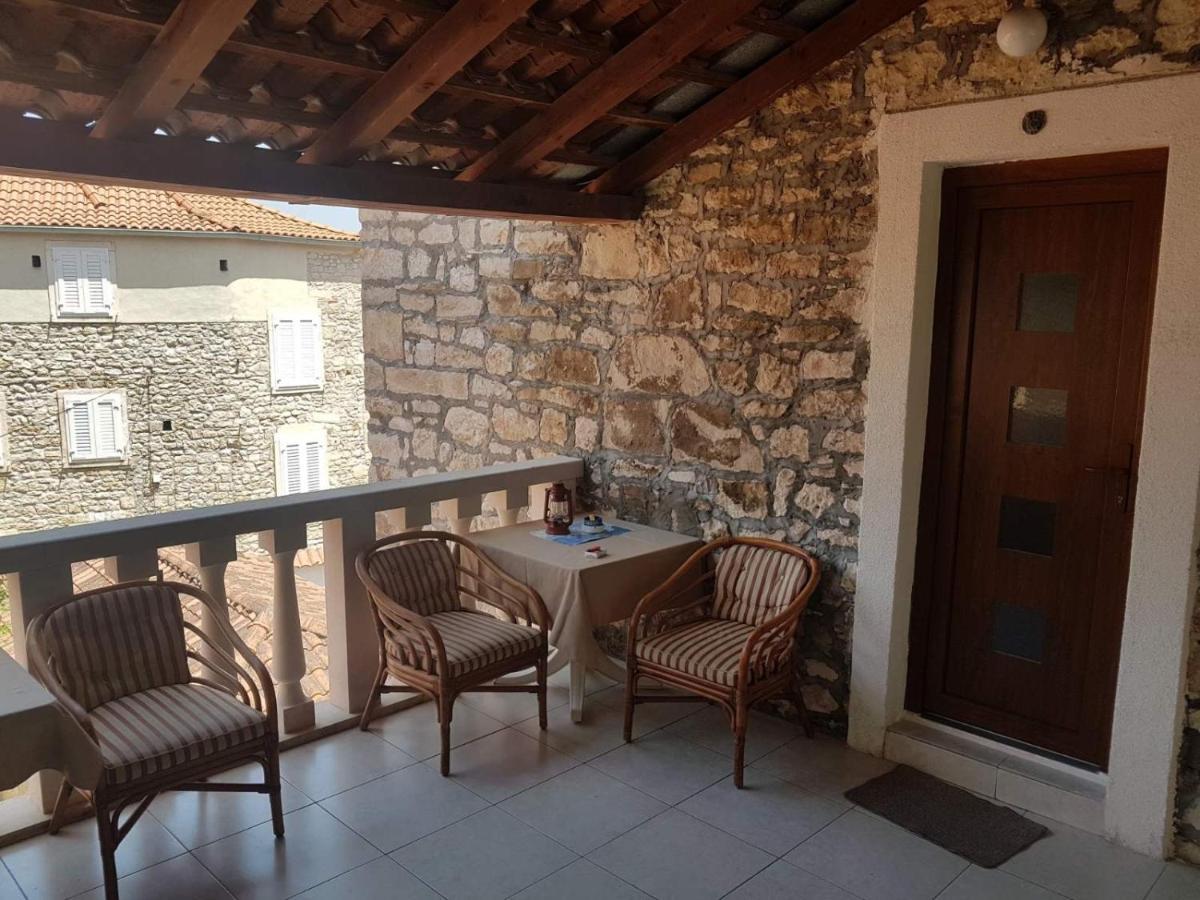 Vila Dora Supetar Appartement Buitenkant foto