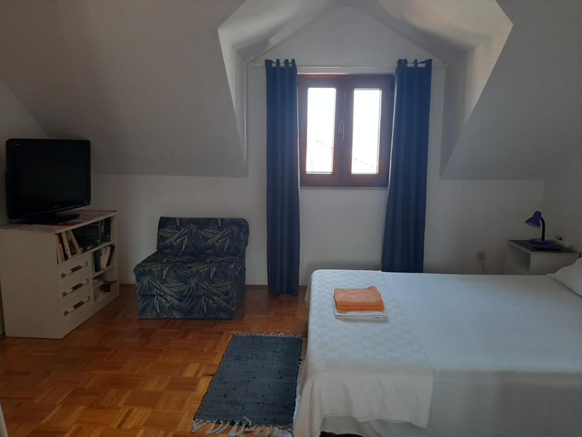 Vila Dora Supetar Appartement Buitenkant foto