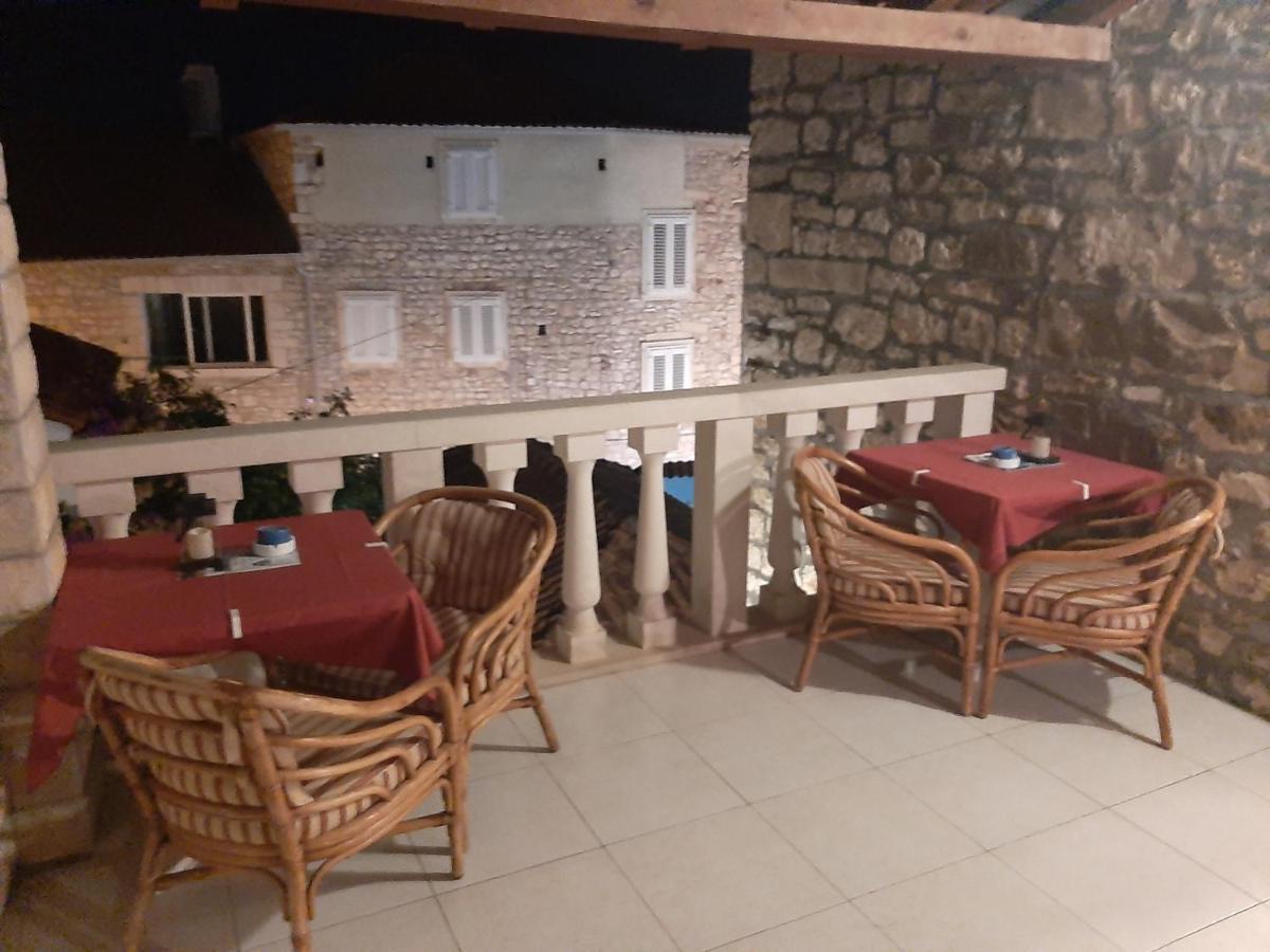 Vila Dora Supetar Appartement Buitenkant foto