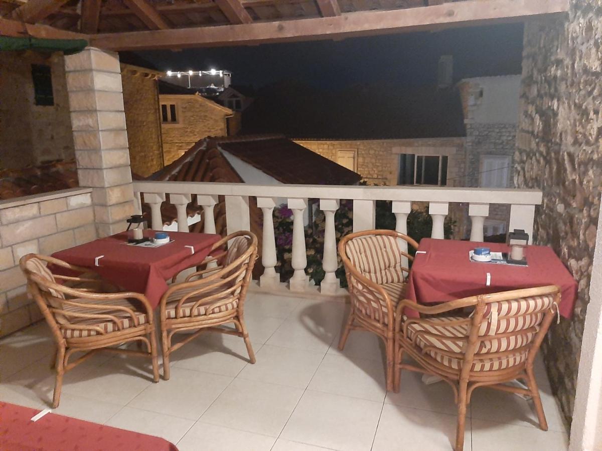 Vila Dora Supetar Appartement Buitenkant foto