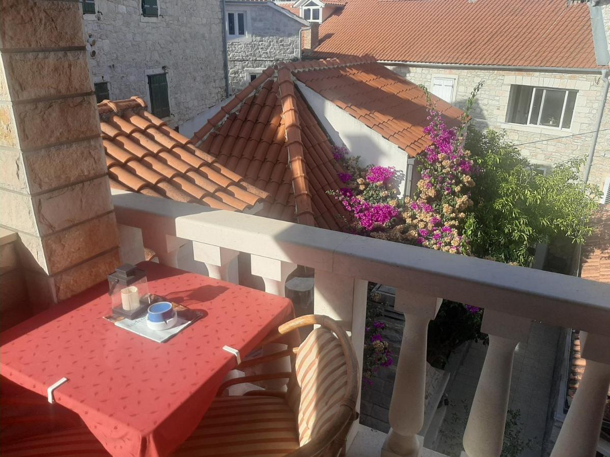 Vila Dora Supetar Appartement Buitenkant foto