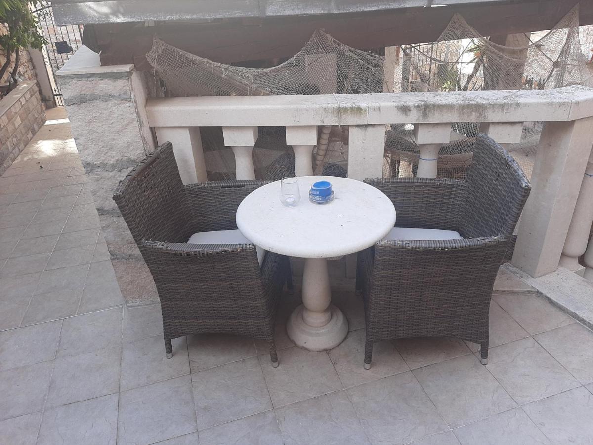 Vila Dora Supetar Appartement Buitenkant foto