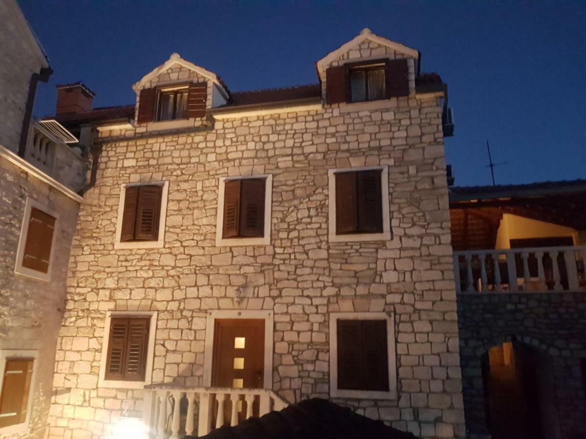 Vila Dora Supetar Appartement Buitenkant foto