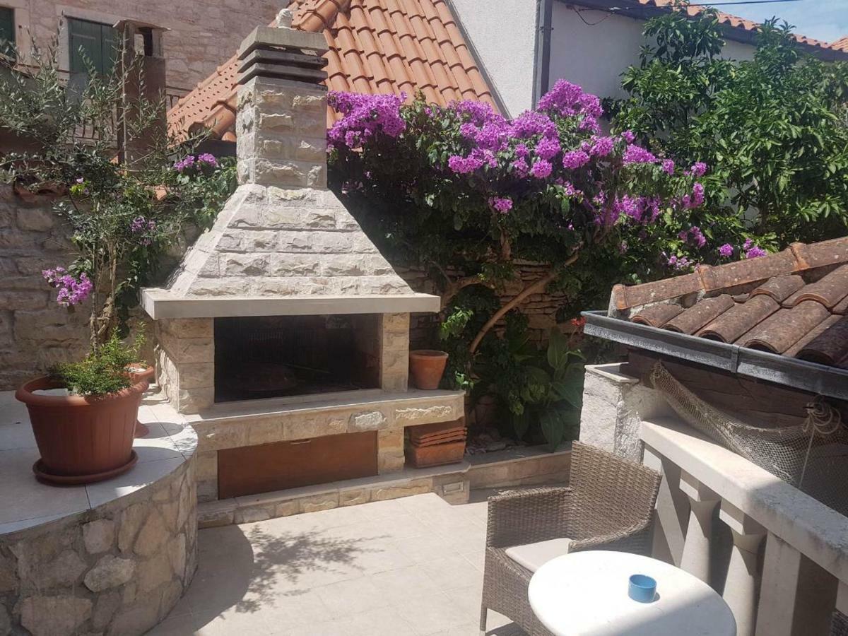 Vila Dora Supetar Appartement Buitenkant foto